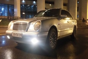 Mercedes 220 