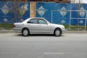 Mercedes E 220 