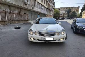 Mercedes E 220 