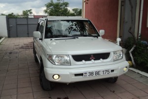 Mitsubishi Pajero iO 1999