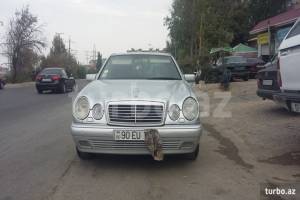 Mercedes E 200 