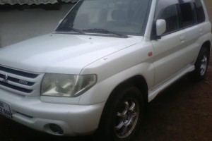 Mitsubishi Pajero iO 2000