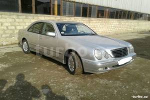 Mercedes E 240 