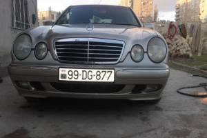 Mercedes E 240 