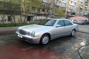 Mercedes E 240 2000